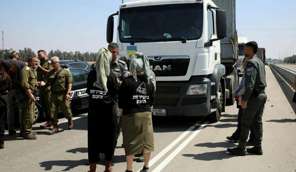 I gruppi di estrema destra che bloccano gli aiuti a Gaza ricevono donazioni deducibili dagli Stati Uniti e da Israele